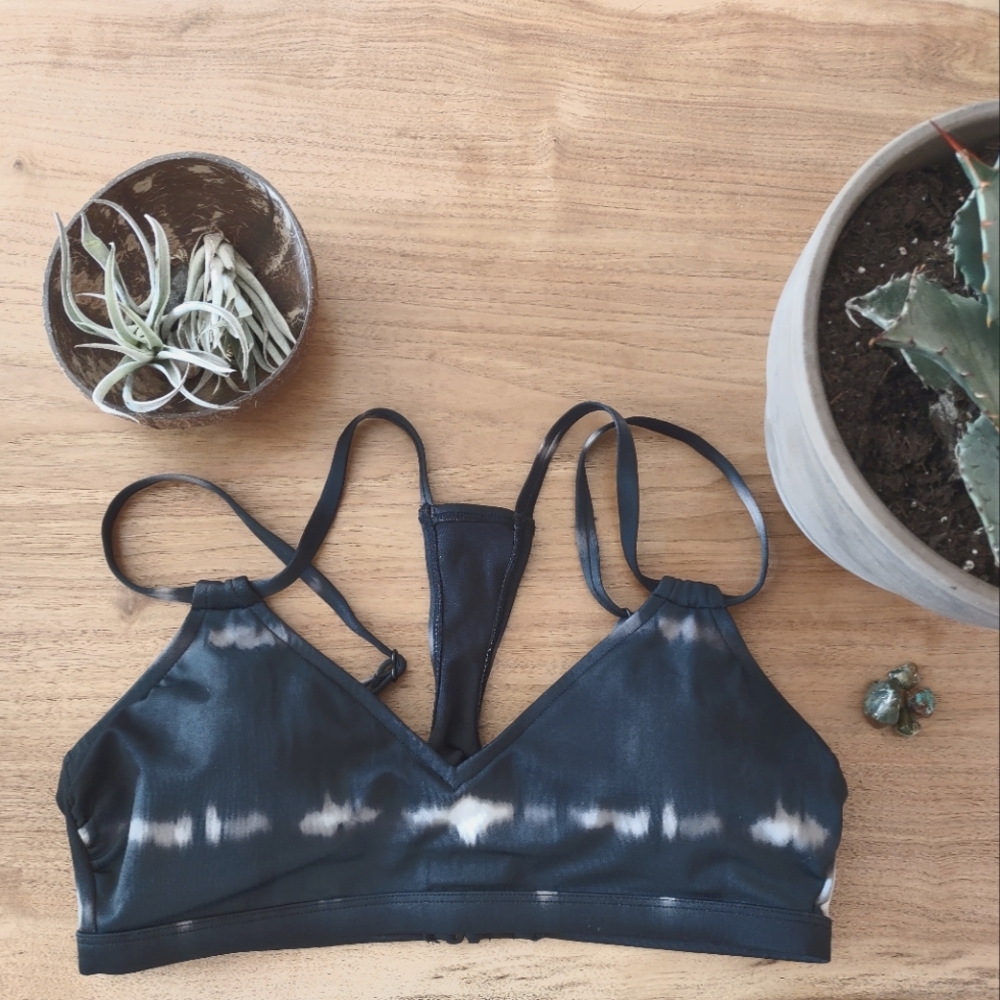 all in motion Sports Bra, Black Tie Dye, Size Medium